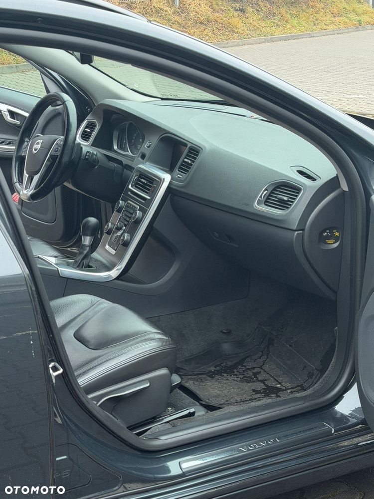 Volvo V60 D2 Edition - 14