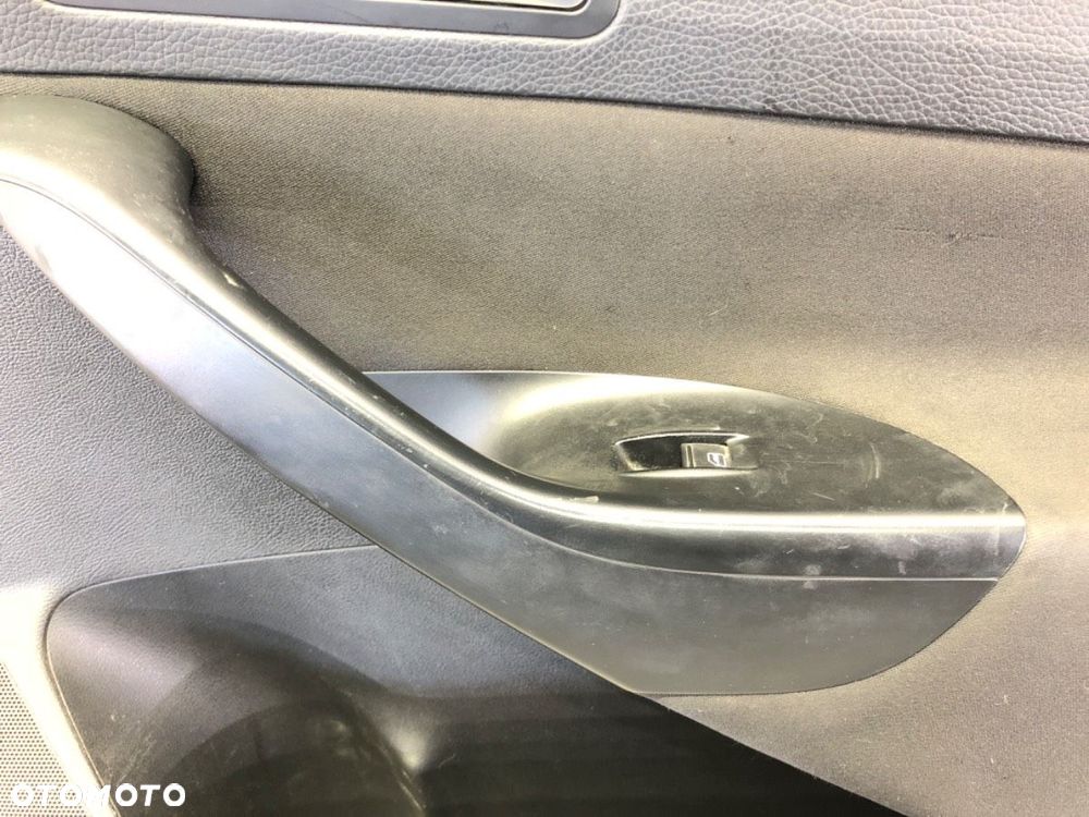 BOCZEK DRZWI PRAWY PRZÓD - 73.00 PLN - VW PASSAT B6 Variant (3C5) 2005 - 2011 1.9 TDI 77 kW [105 - 2