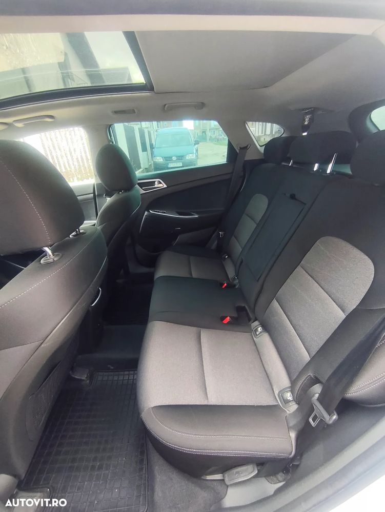 Hyundai Tucson 2.0 CRDI 4WD 8AT Premium - 32