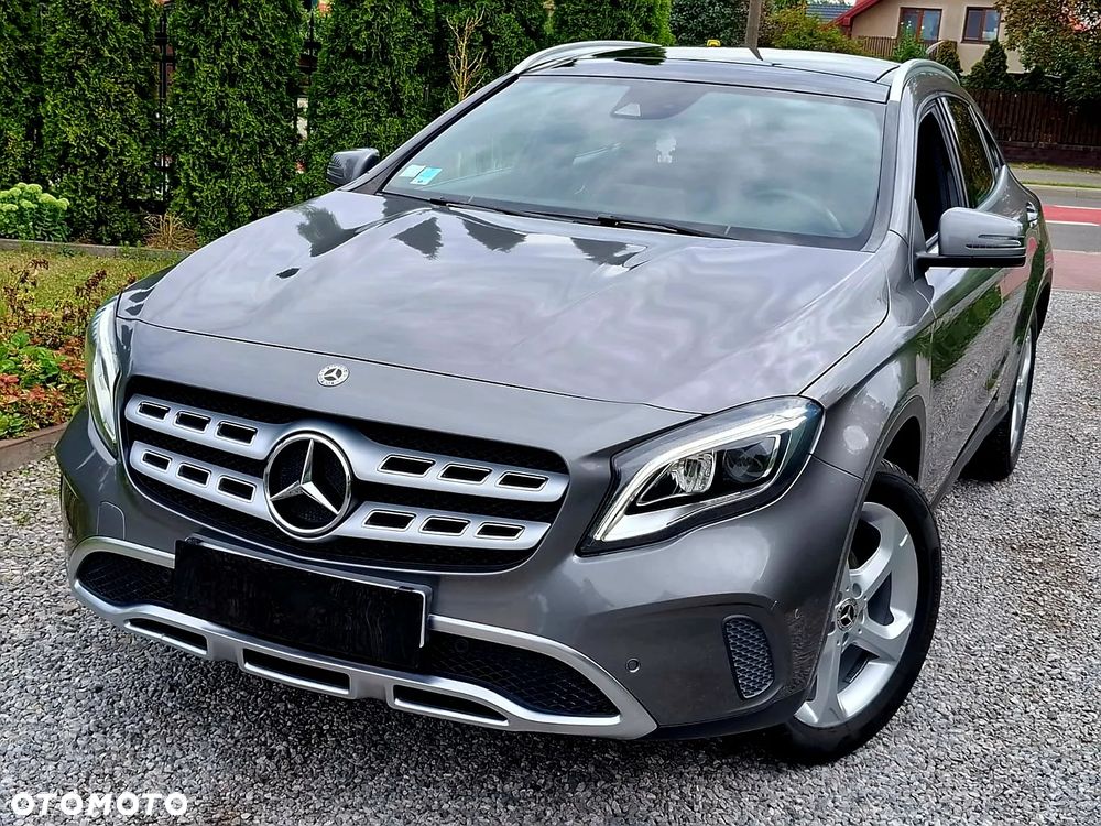 Mercedes-Benz GLA - 2