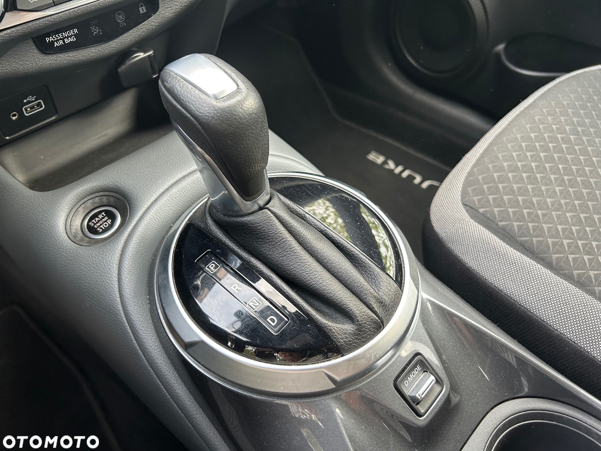 Nissan Juke 1.0 DIG-T N-Connecta DCT - 23