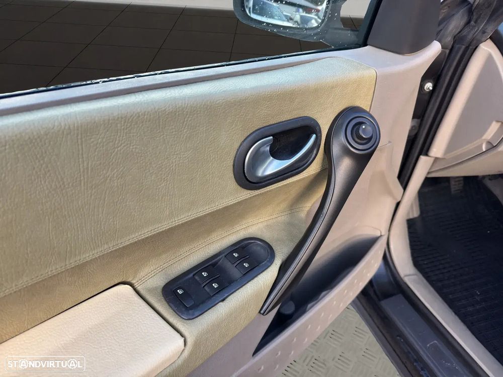 Renault Mégane CC 1.9 dCi Conf. Privilége - 12