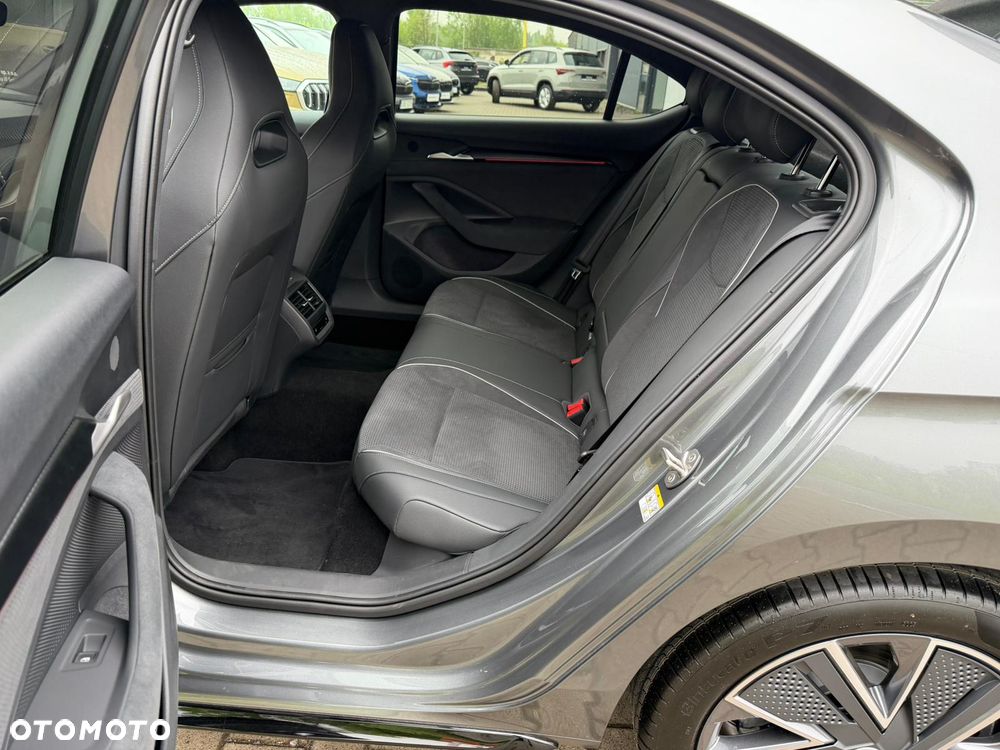 Skoda Superb 1.5 TSI Sportline DSG - 11