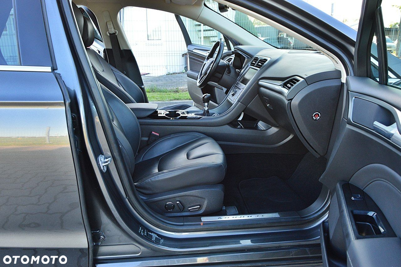 Ford Mondeo 2.0 EcoBlue Titanium - 26