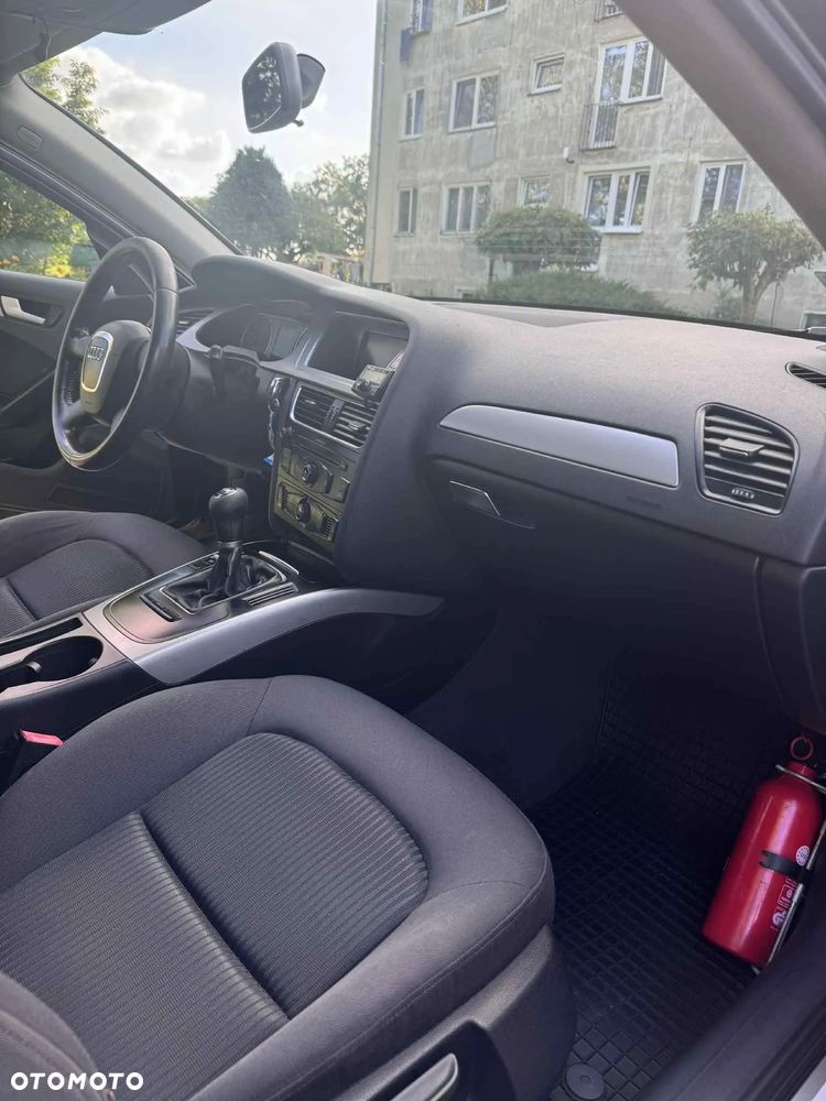 Audi A4 Avant 2.0 TDI - 9