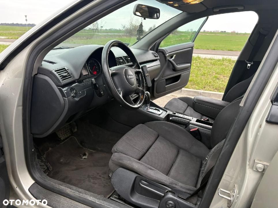 Audi A4 Avant - 4