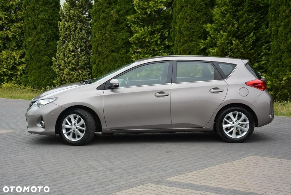 Toyota Auris 1.6 Executive - 4