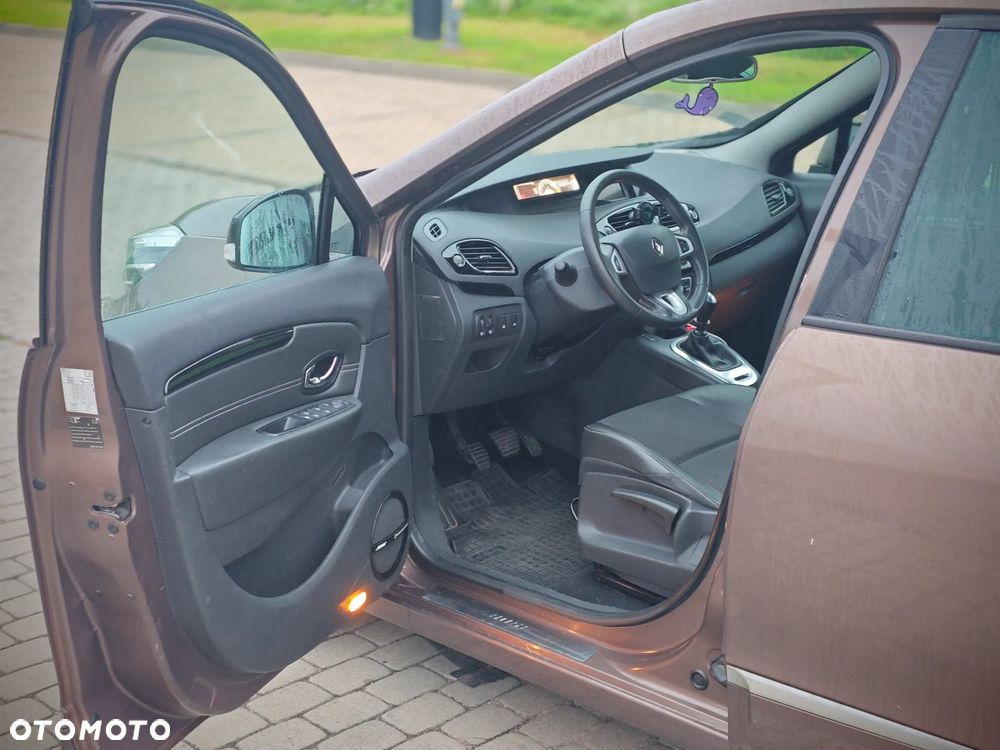 Renault Scenic 1.6 dCi Energy Bose Edition S&S - 9