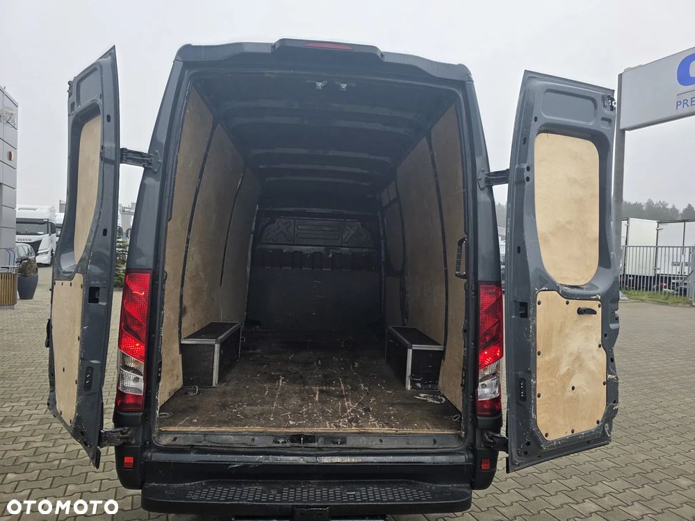 Iveco 35S16V L3H2 Średniak Krajowy Ledy Hak - 11