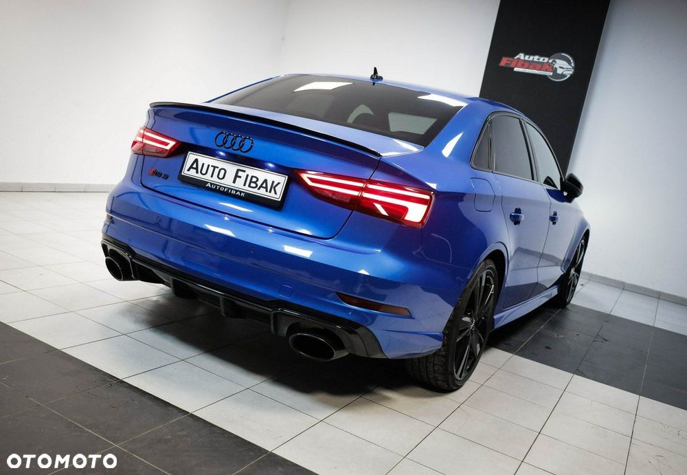 Audi RS3 Limousine - 12