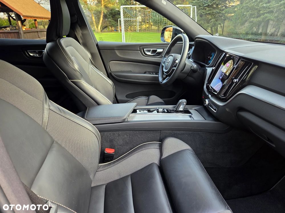 Volvo XC 60 B4 D Ultimate Dark - 27