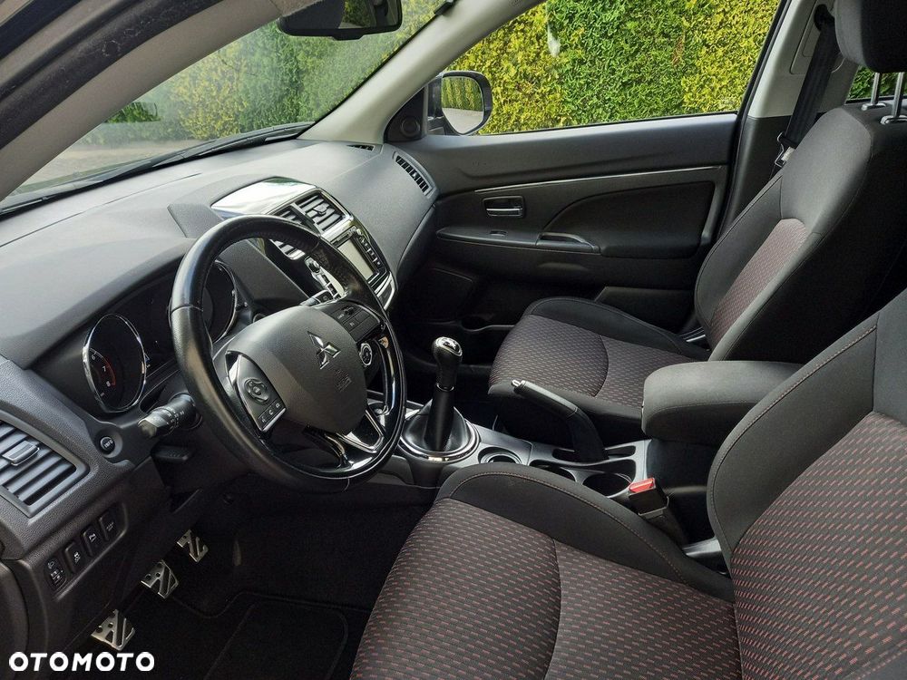 Mitsubishi ASX 1.6 Intense Plus Navi Blue Edition - 29