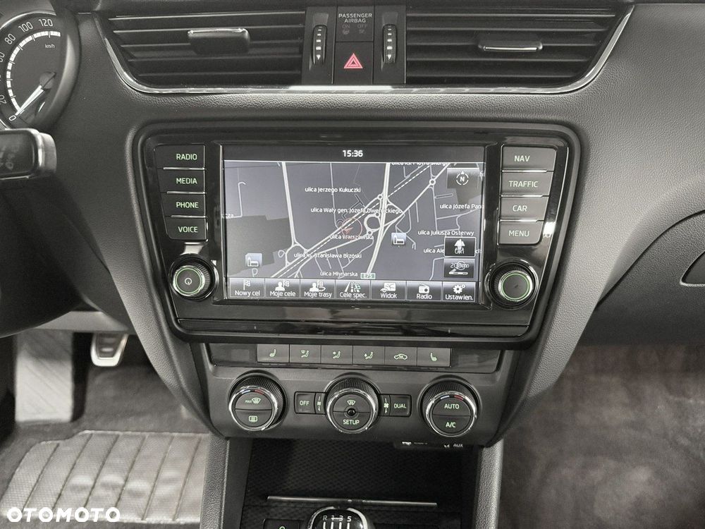 Skoda Octavia 2.0 TDI RS - 35