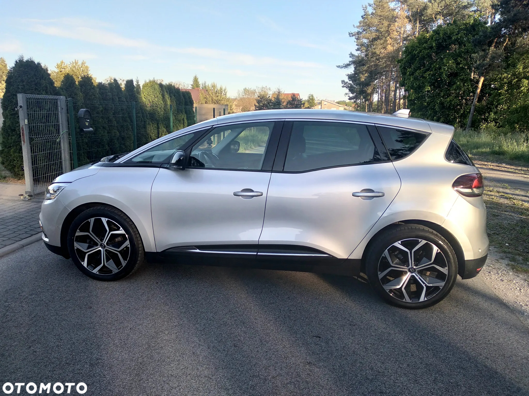 Renault Scenic ENERGY TCe 140 EDC INTENS - 3