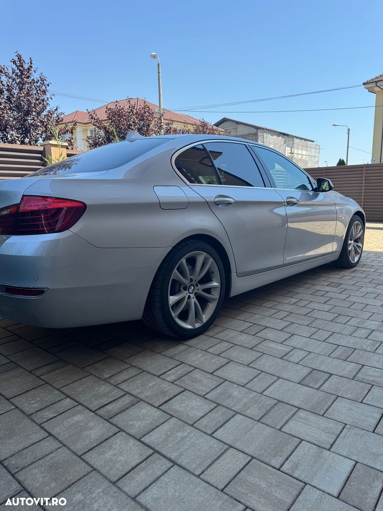 BMW Seria 5 525d Aut. Luxury Line - 3
