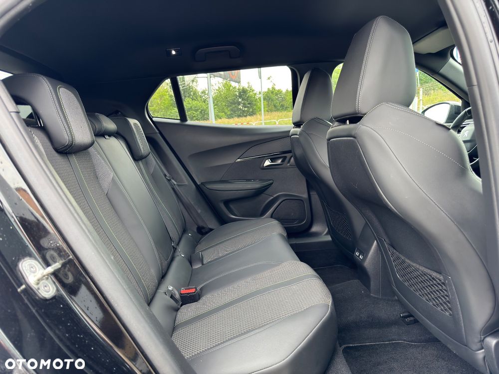 Peugeot 2008 PureTech 130 EAT8 GT - 21
