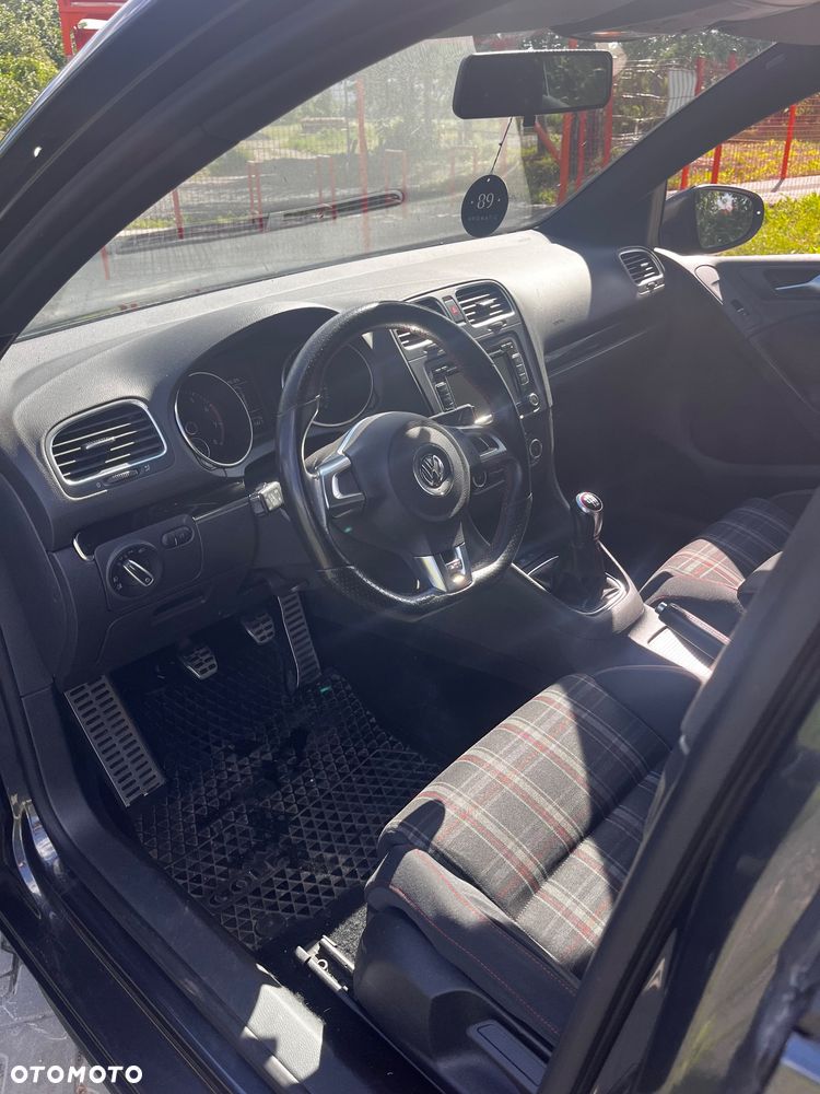Volkswagen Golf - 13