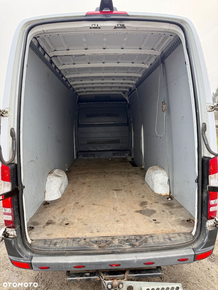 Mercedes-Benz Sprinter - 9
