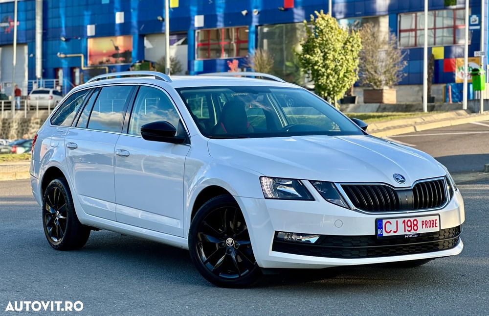 Skoda Octavia Combi Diesel 1.6 TDI DSG Style - 2