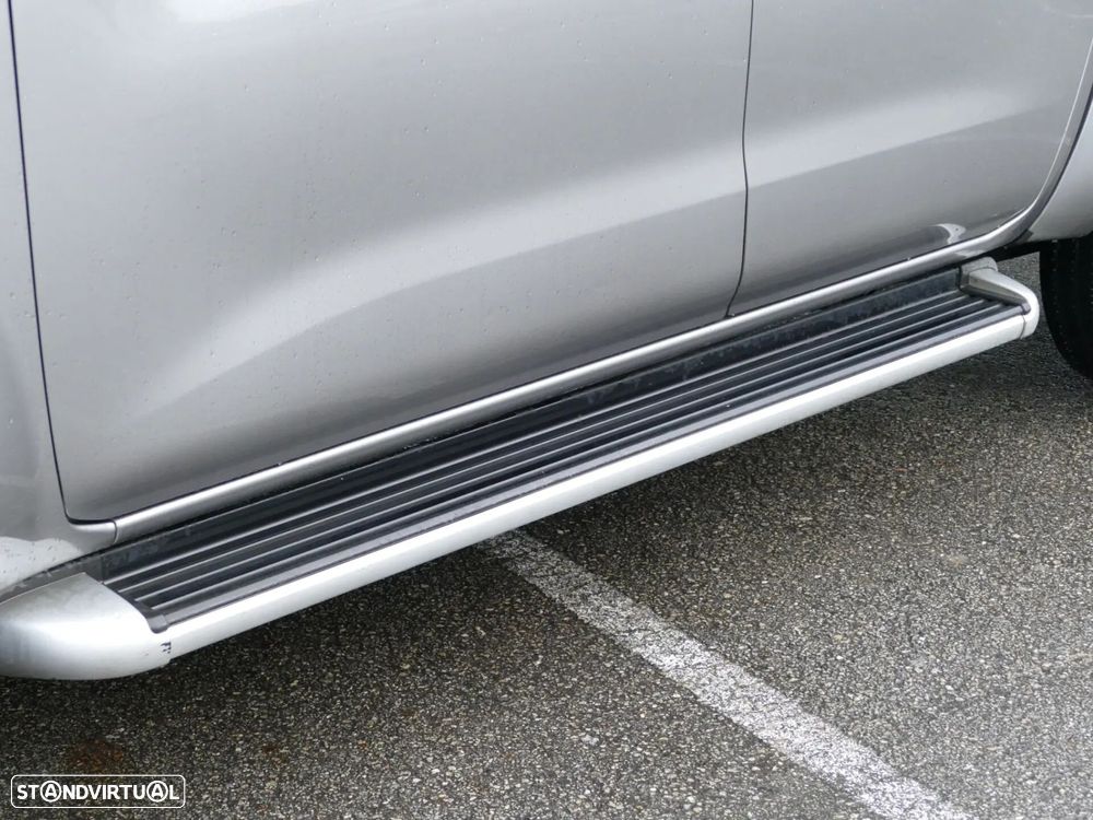 Nissan Navara 2.3 dCi CD 4WD N-Connecta Navi+Barras - 6