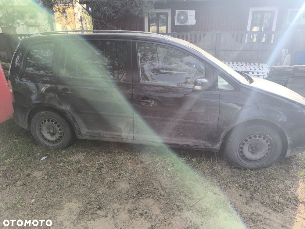 Volkswagen Touran - 2