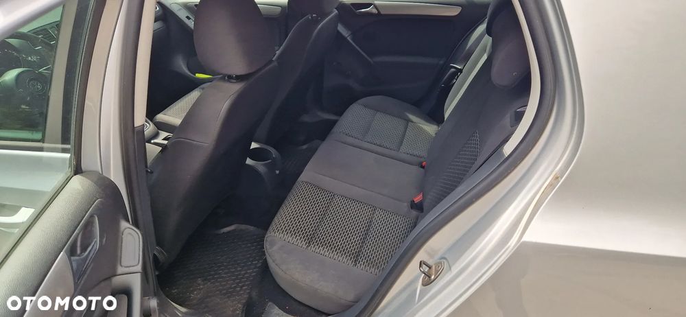 Volkswagen Golf - 6