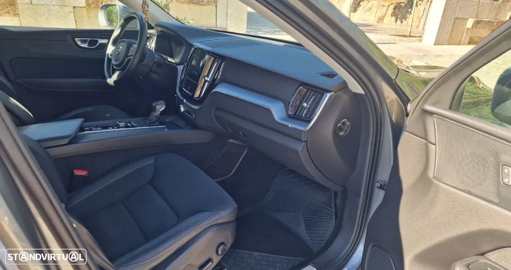 Volvo XC 60 2.0 D4 Momentum Plus Geartronic - 15