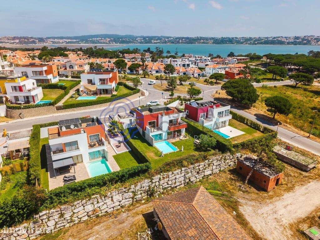 Moradia unifamiliar com piscina e jardim privativos - Grande imagem: 5/59