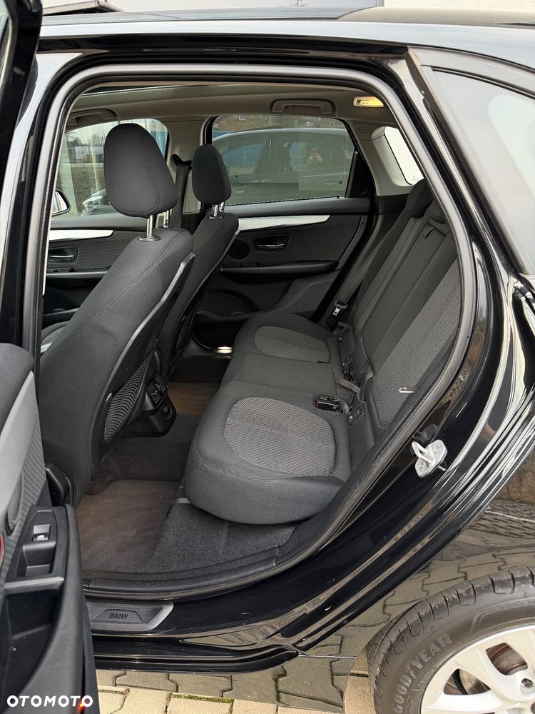BMW Seria 2 218d Active Tourer - 32
