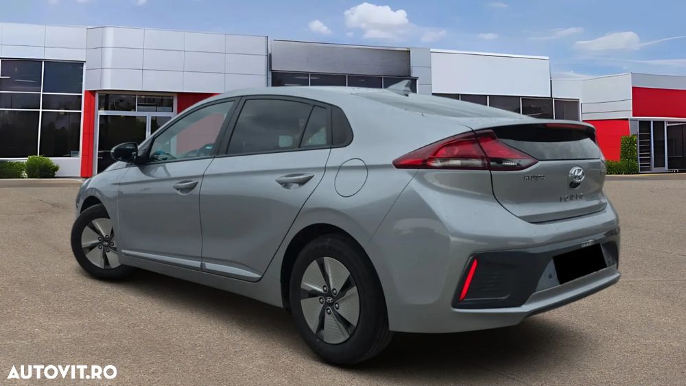 Hyundai IONIQ - 12