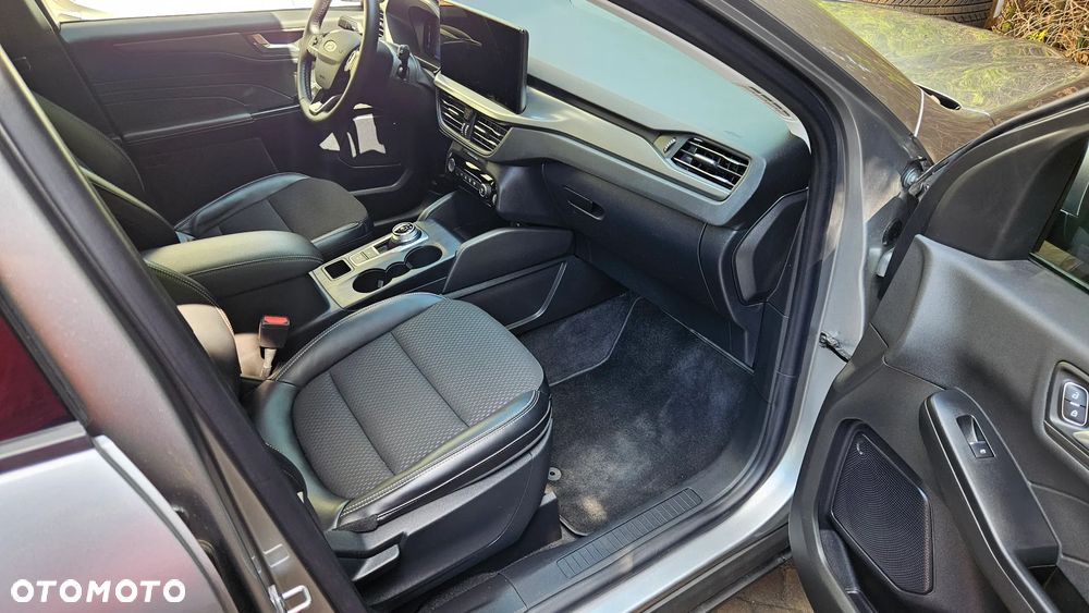 Ford Kuga - 32