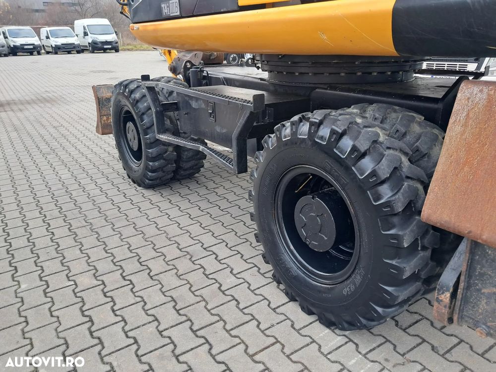 JCB js160w excavator pe roti - 12