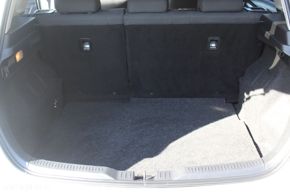 Toyota Auris 1.33 Dual-VVT-i Comfort - 24