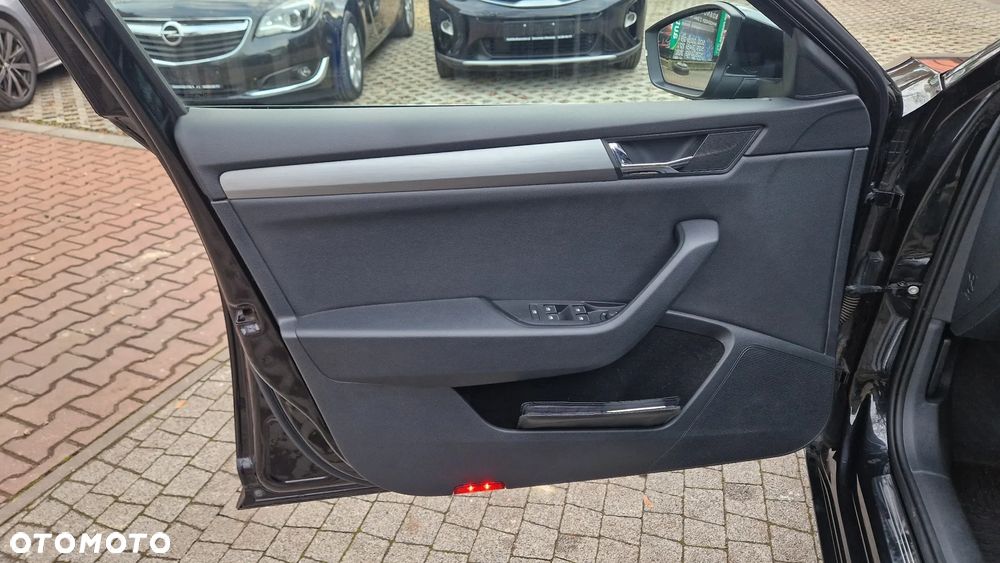 Skoda Superb 1.6 TDI GreenLine - 23