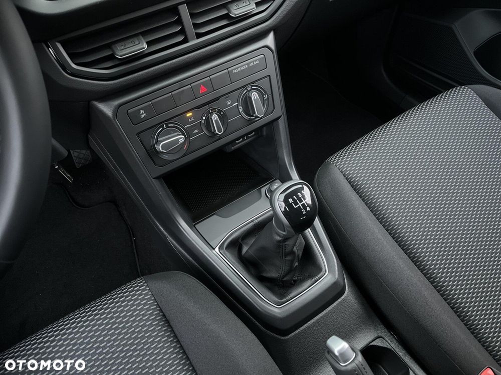 Volkswagen T-Cross - 14