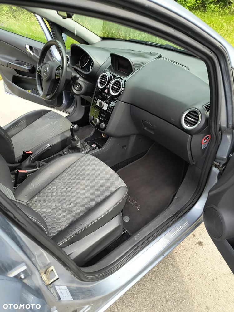 Opel Corsa 1.4 16V Cosmo - 13