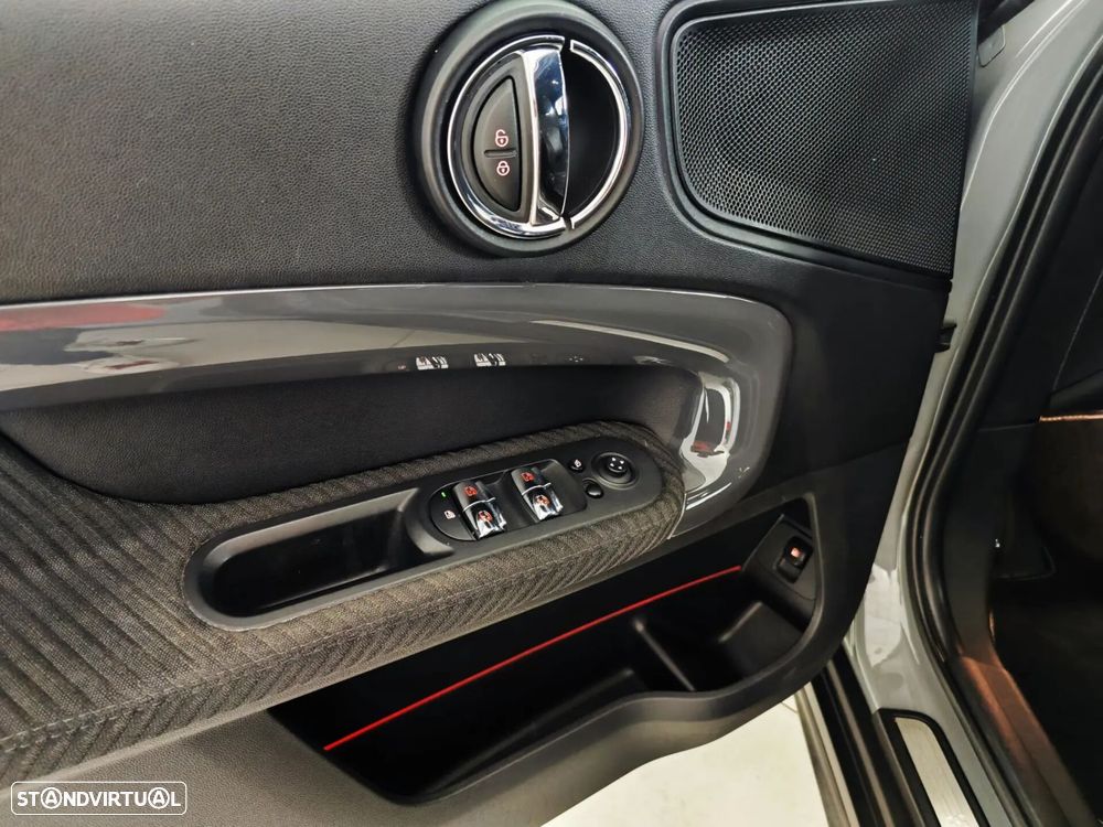 MINI Countryman Cooper SE ALL4 Auto - 31