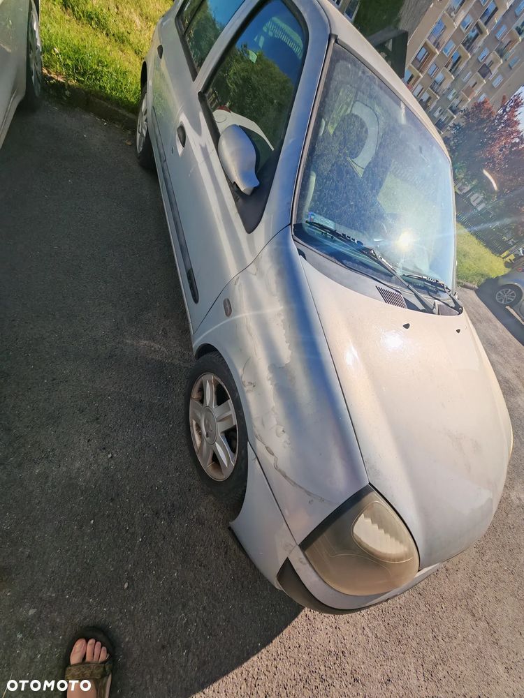Renault Clio 1.4 16V Privilege - 2