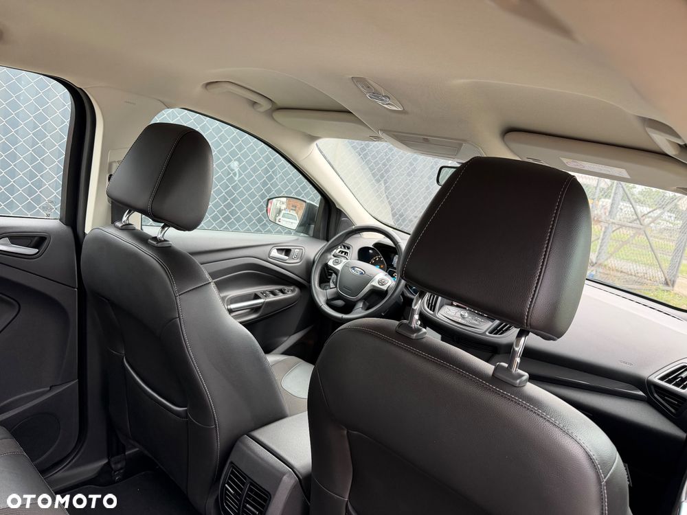 Ford Kuga - 10