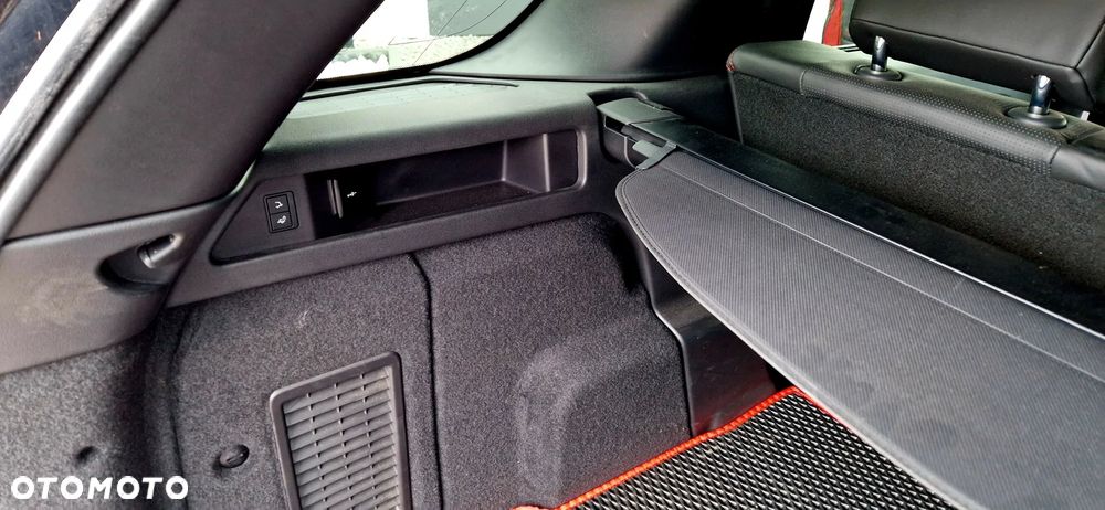 Land Rover Discovery Sport 2.0 D240 R-Dynamic HSE - 9