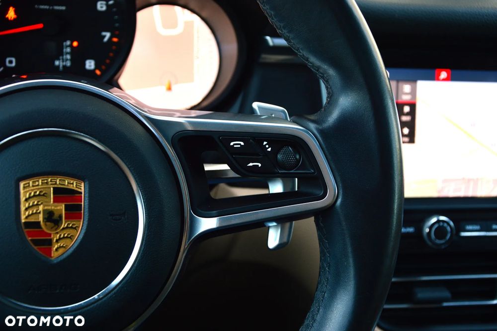 Porsche Macan - 24