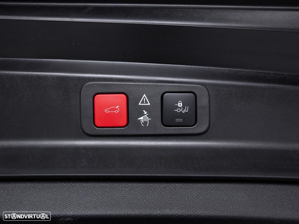 Peugeot 5008 Hybrid 136 e-DSC GT - 17