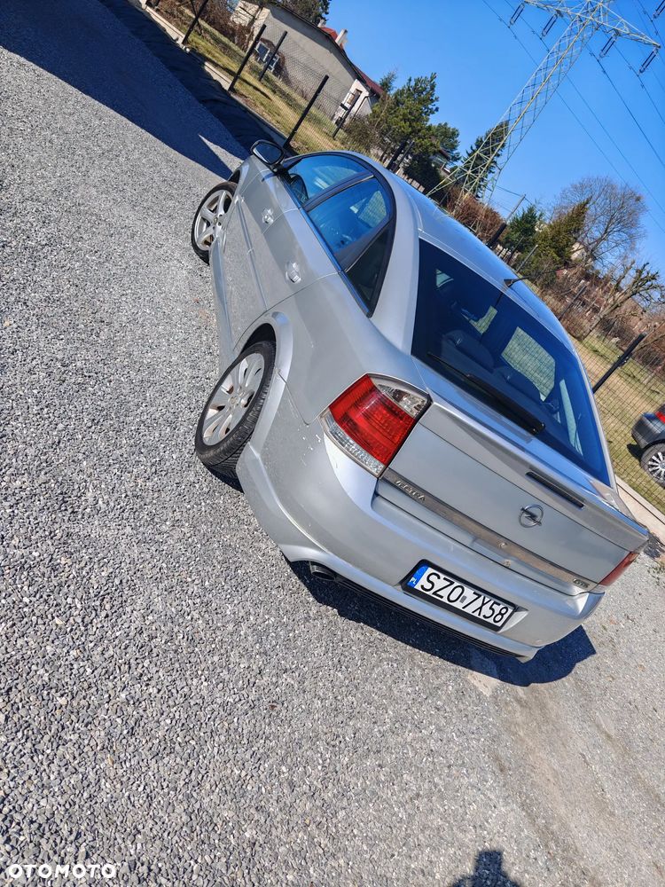 Opel Vectra 1.9 CDTI Sport / GTS - 4