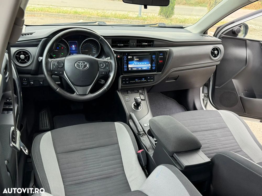 Toyota Auris 1.8 L VVT-i Hybrid Sol + - 19