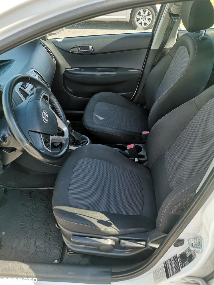 Hyundai i20 1.25 Comfort - 11