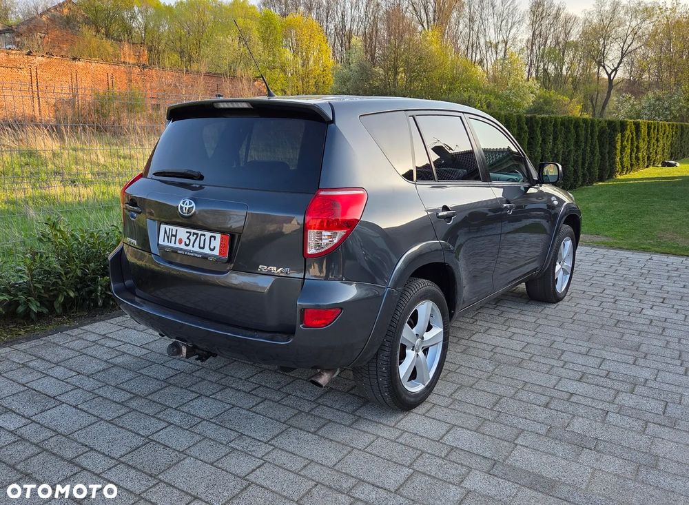 Toyota RAV4 2.2 D-CAT 4x4 Executive - 3