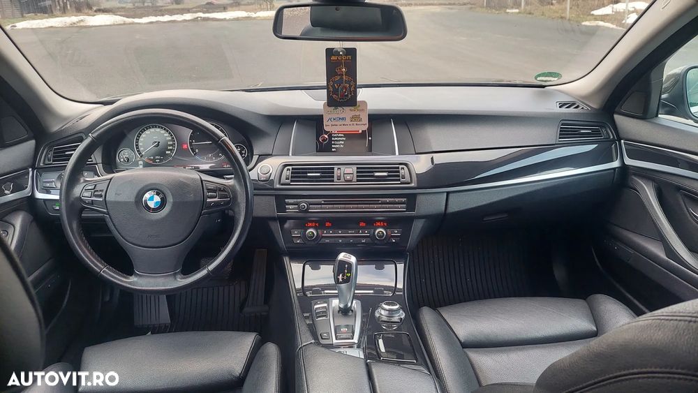 BMW Seria 5 520d Aut. Luxury Line - 11
