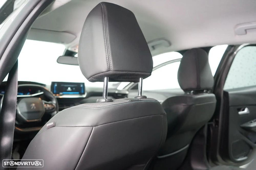 Peugeot 208 1.2 PureTech Allure - 37