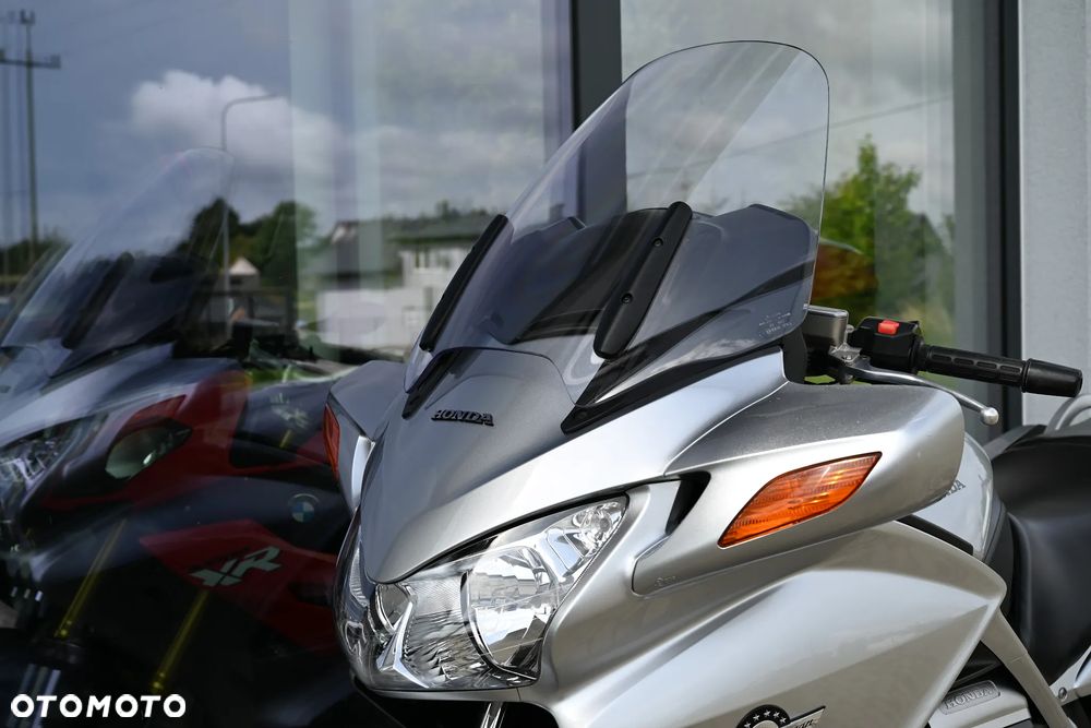 Honda ST - 6