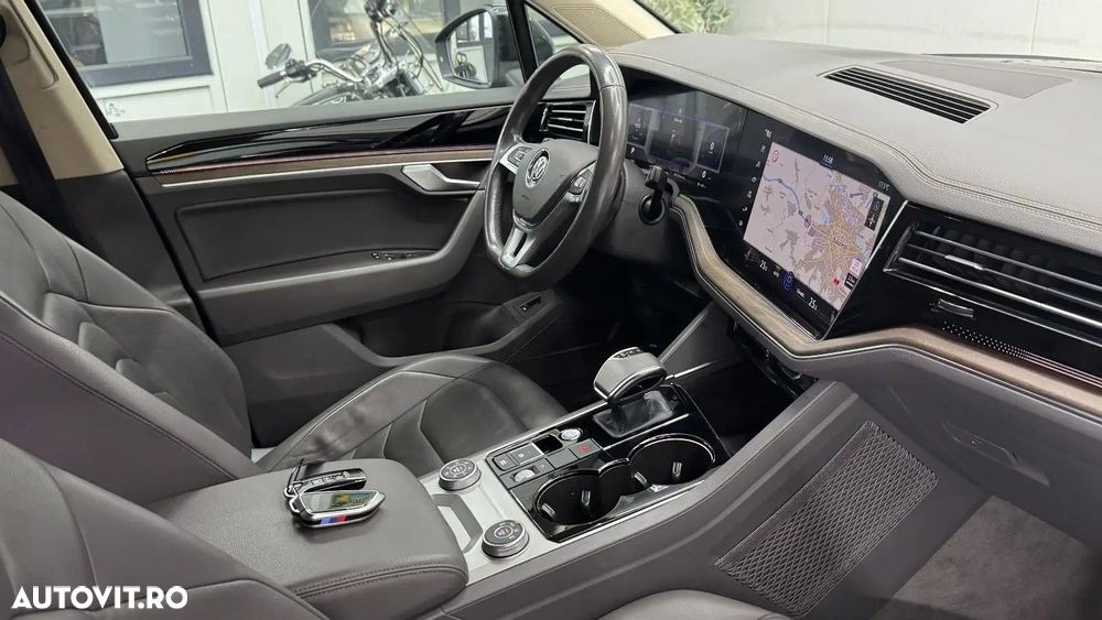 Volkswagen Touareg - 17